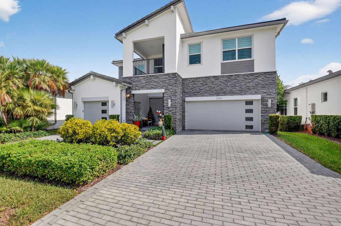 For Sale: $1,099,000 (4 beds, 4 baths, 3050 Square Feet)