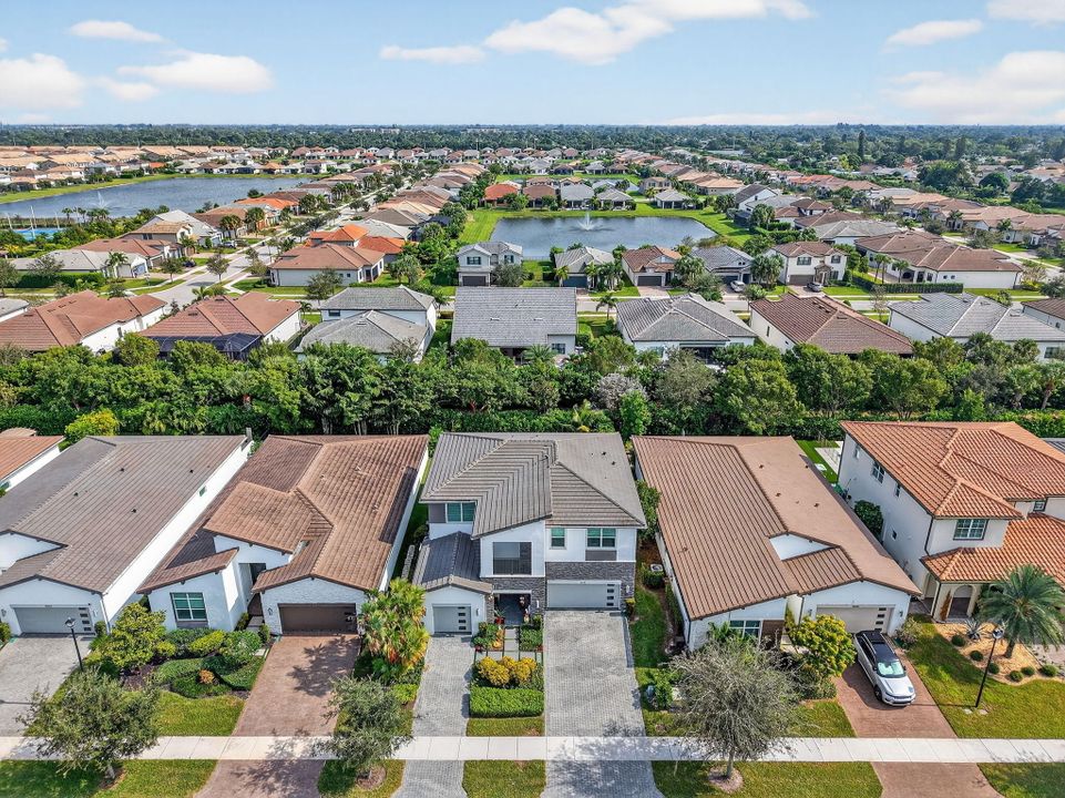 For Sale: $1,099,000 (4 beds, 4 baths, 3050 Square Feet)