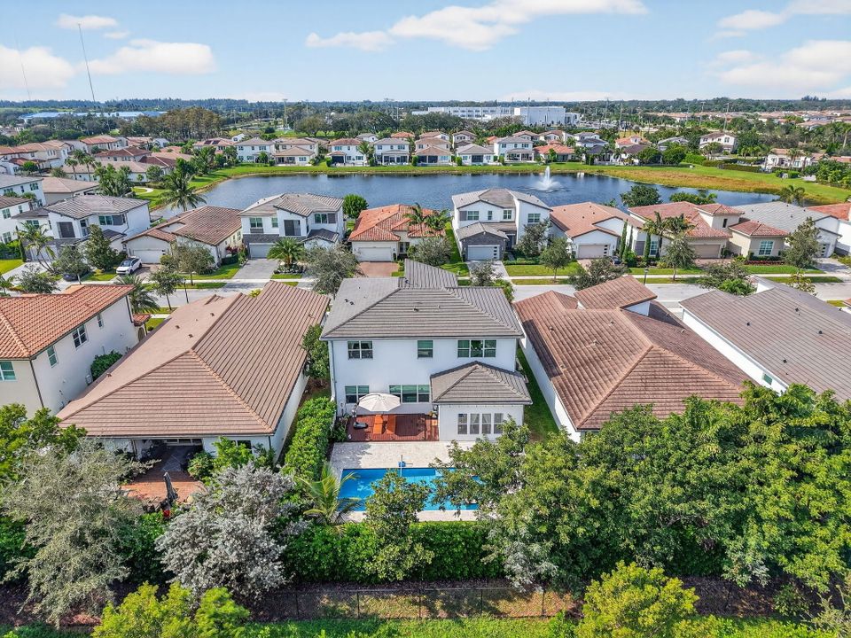 For Sale: $1,099,000 (4 beds, 4 baths, 3050 Square Feet)