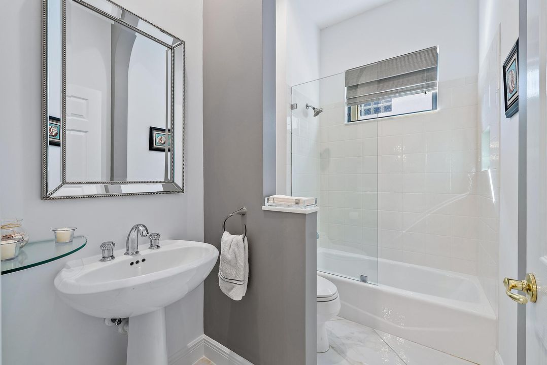 For Sale: $1,595,000 (3 beds, 3 baths, 2560 Square Feet)