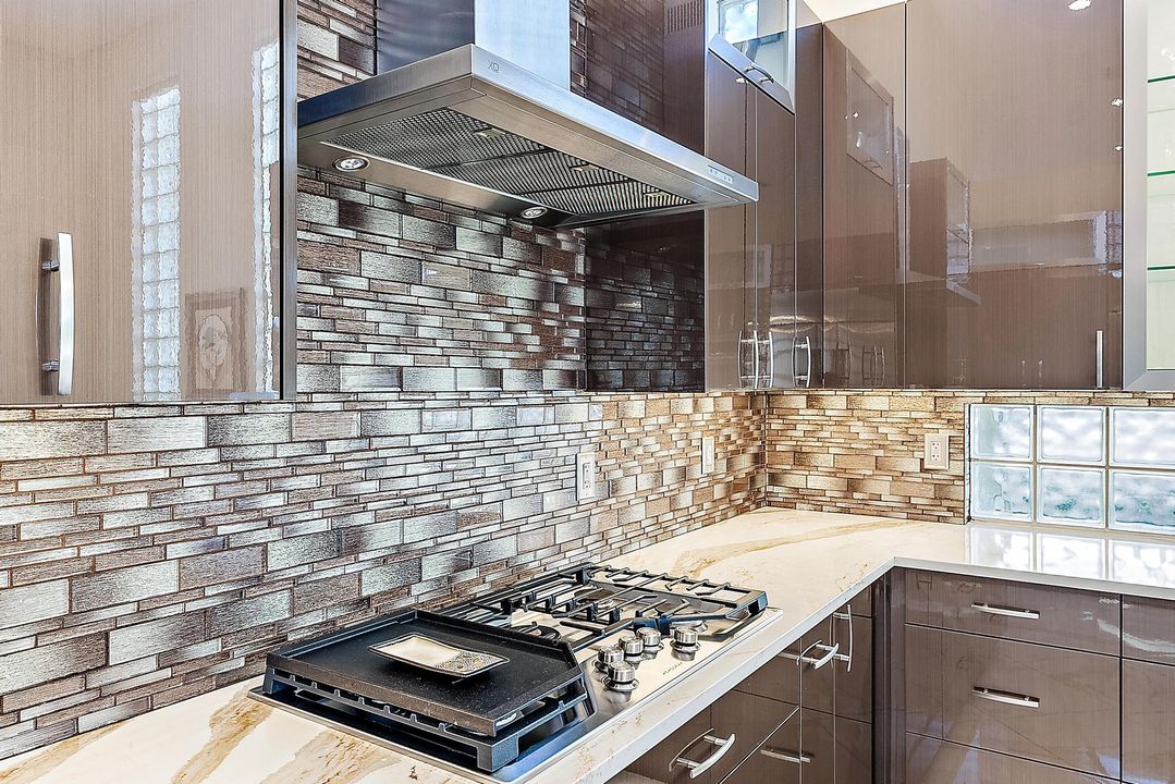 For Sale: $1,595,000 (3 beds, 3 baths, 2560 Square Feet)