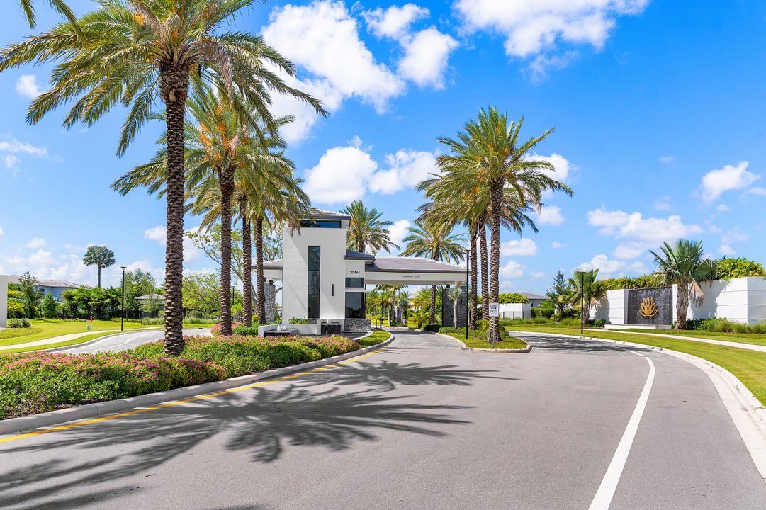 合同活跃: $1,835,000 (5 贝兹, 5 浴室, 3373 平方英尺)