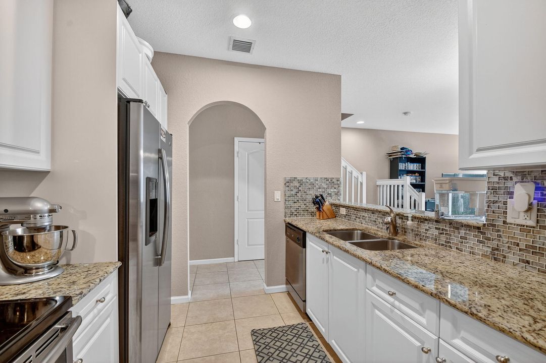 For Rent: $2,600 (3 beds, 2 baths, 1622 Square Feet)