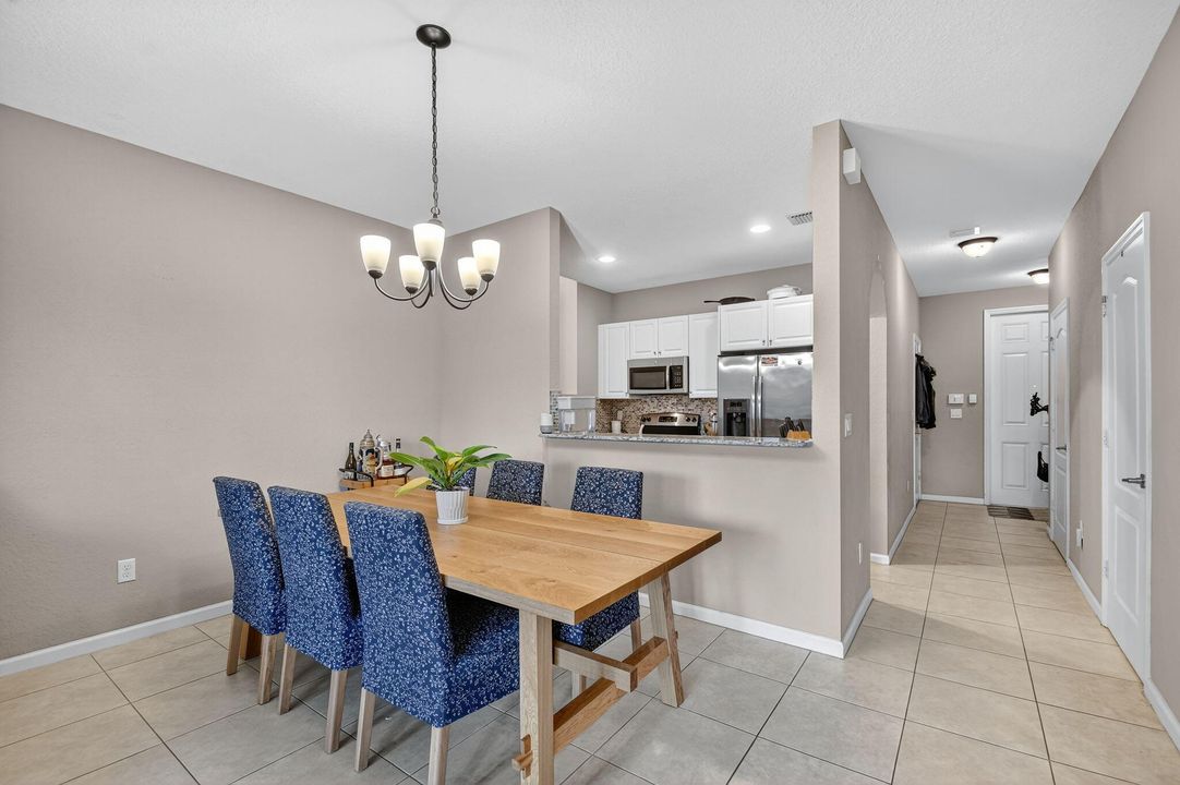 For Rent: $2,600 (3 beds, 2 baths, 1622 Square Feet)