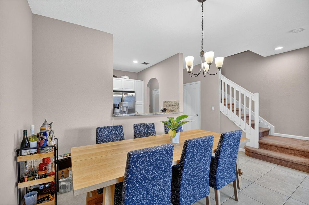 For Rent: $2,600 (3 beds, 2 baths, 1622 Square Feet)