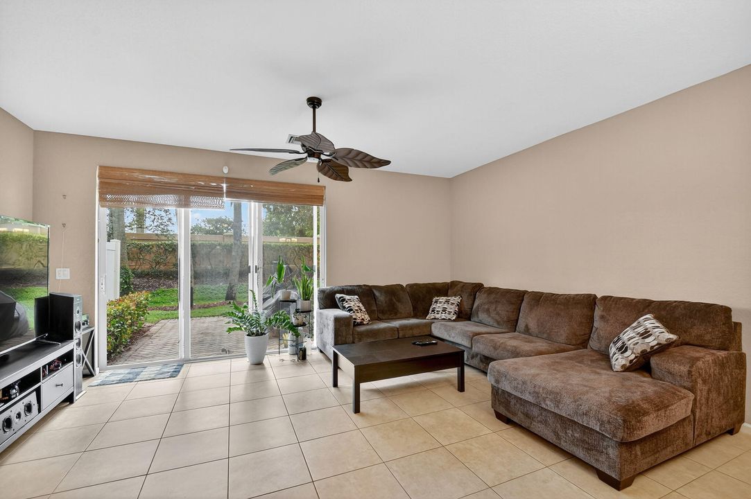 For Rent: $2,600 (3 beds, 2 baths, 1622 Square Feet)