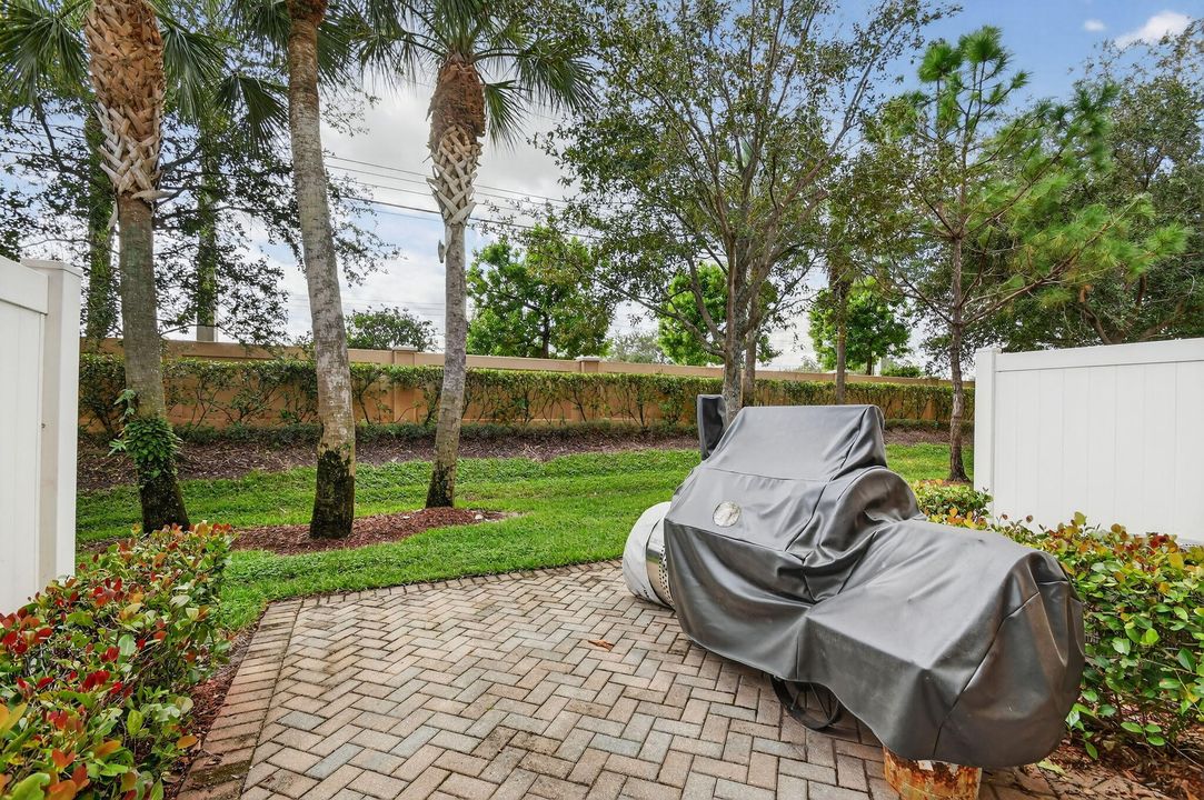 For Rent: $2,600 (3 beds, 2 baths, 1622 Square Feet)