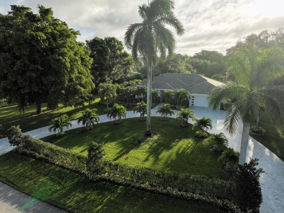 For Sale: $1,898,000 (3 beds, 3 baths, 2576 Square Feet)