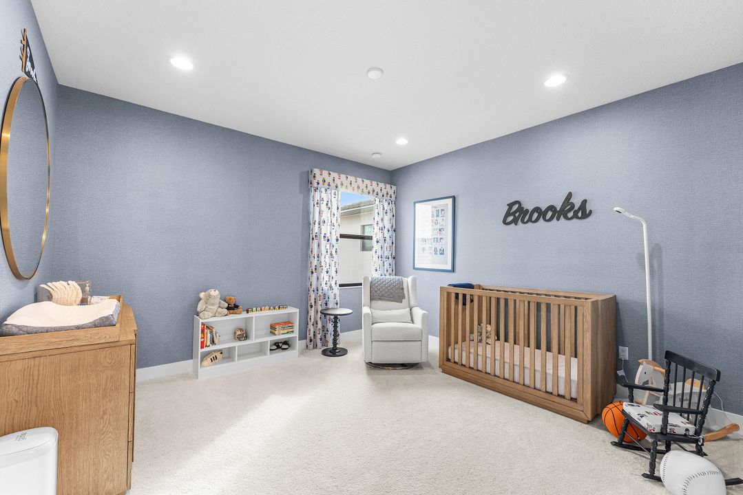 合同活跃: $1,835,000 (5 贝兹, 5 浴室, 3373 平方英尺)