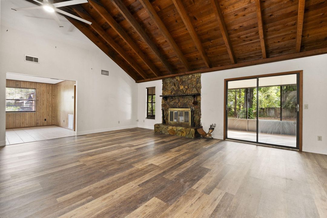 На продажу: $450,000 (3 спален, 2 ванн, 2112 Квадратных фут)