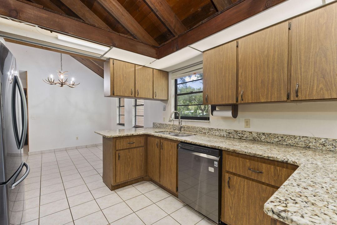 На продажу: $450,000 (3 спален, 2 ванн, 2112 Квадратных фут)