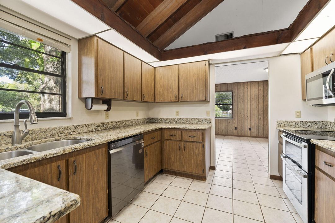 На продажу: $450,000 (3 спален, 2 ванн, 2112 Квадратных фут)