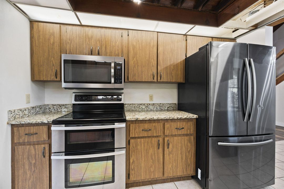 На продажу: $450,000 (3 спален, 2 ванн, 2112 Квадратных фут)