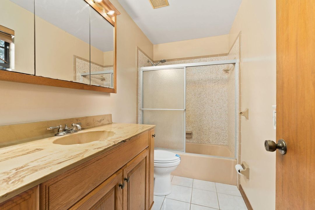 На продажу: $450,000 (3 спален, 2 ванн, 2112 Квадратных фут)