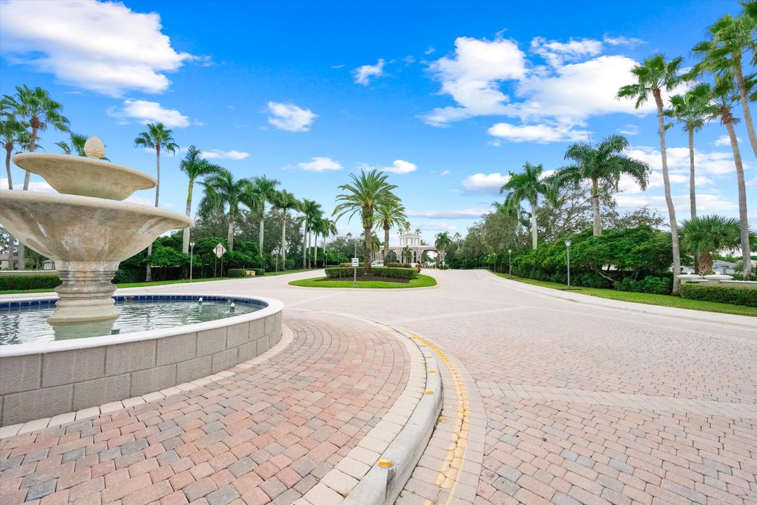 Active With Contract: $649,900 (4 beds, 2 baths, 2798 Square Feet)