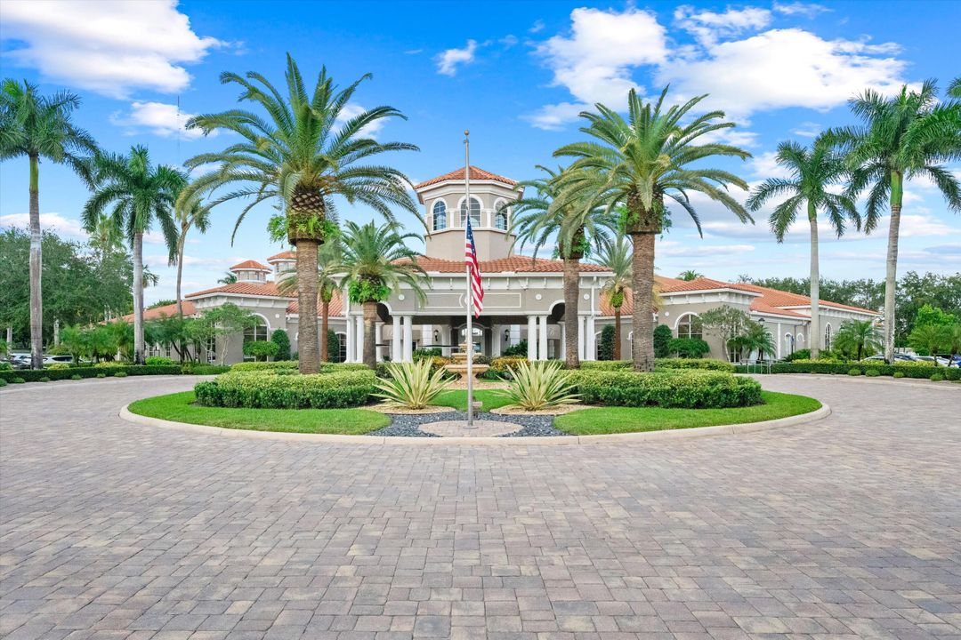 Active With Contract: $649,900 (4 beds, 2 baths, 2798 Square Feet)