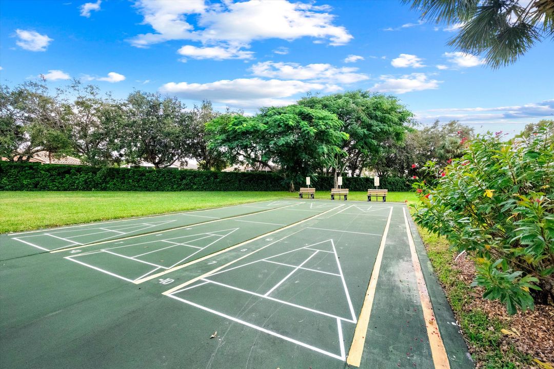 Active With Contract: $649,900 (4 beds, 2 baths, 2798 Square Feet)