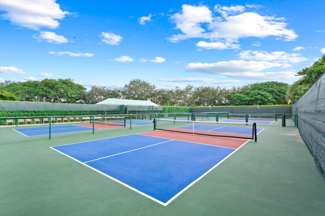 Active With Contract: $649,900 (4 beds, 2 baths, 2798 Square Feet)