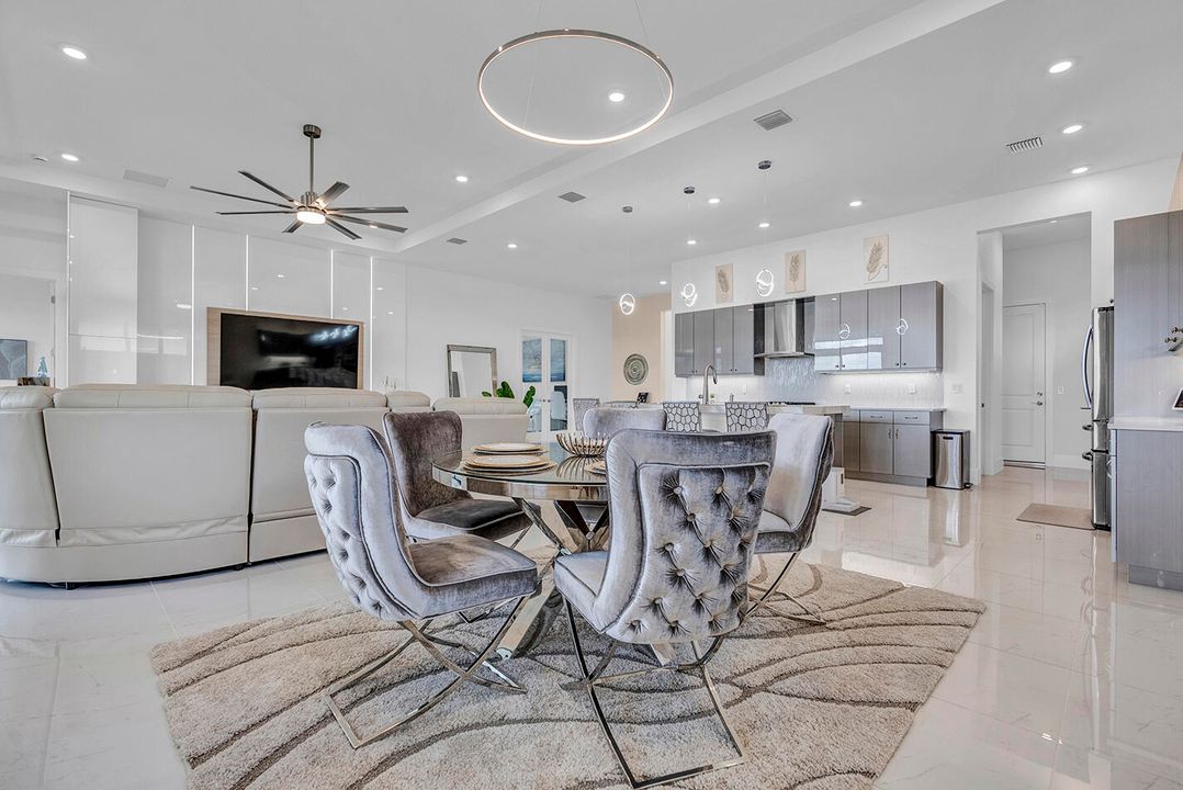 На продажу: $849,900 (3 спален, 3 ванн, 2776 Квадратных фут)