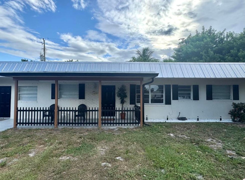 Activo con contrato: $3,200 (5 camas, 2 baños, 1404 Pies cuadrados)