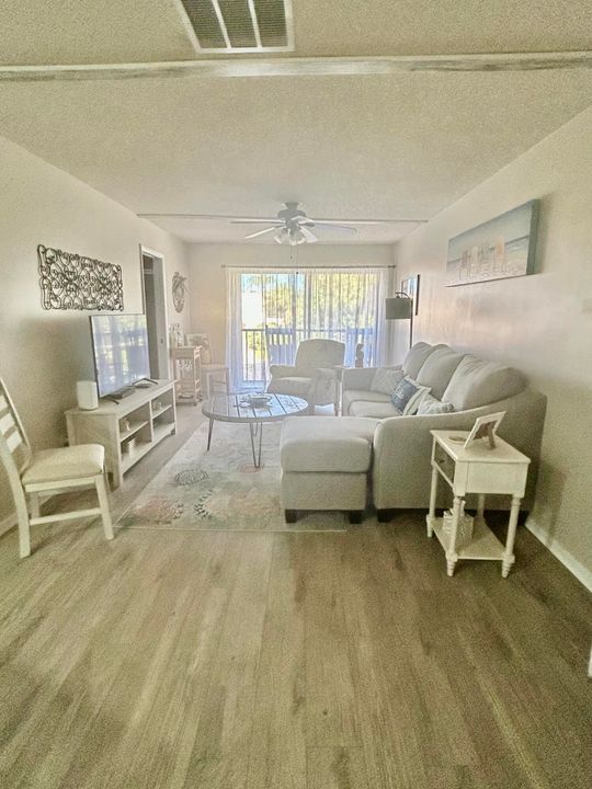 En Venta: $225,000 (2 camas, 2 baños, 1067 Pies cuadrados)