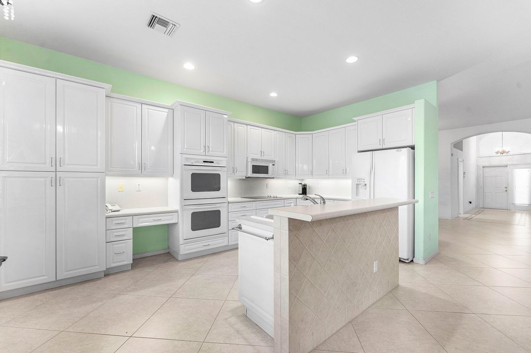 待售: $549,000 (3 贝兹, 2 浴室, 2099 平方英尺)