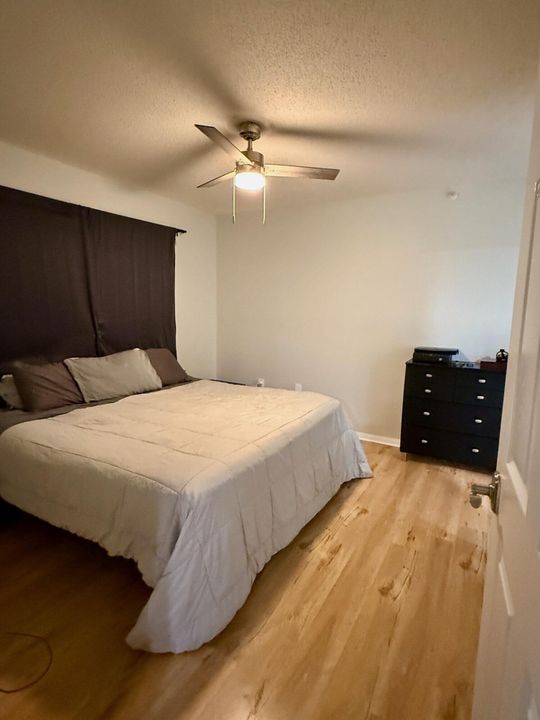 待售: $239,900 (2 贝兹, 2 浴室, 1067 平方英尺)