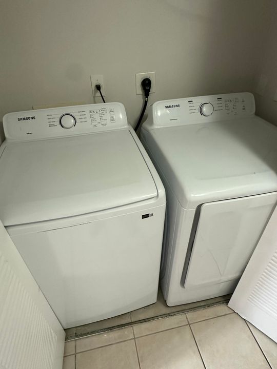 En Venta: $215,000 (2 camas, 2 baños, 1060 Pies cuadrados)