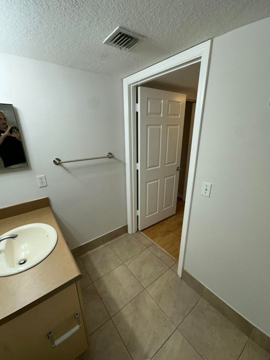 En Venta: $215,000 (2 camas, 2 baños, 1060 Pies cuadrados)