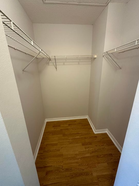 En Venta: $215,000 (2 camas, 2 baños, 1060 Pies cuadrados)