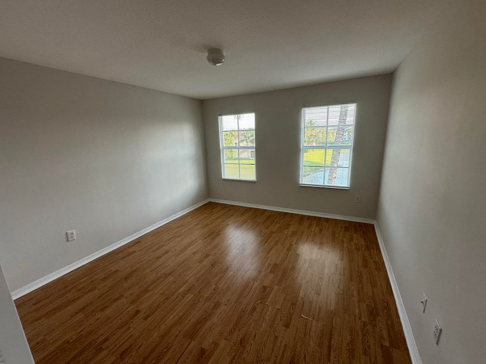 En Venta: $215,000 (2 camas, 2 baños, 1060 Pies cuadrados)