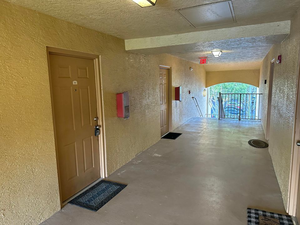 En Venta: $215,000 (2 camas, 2 baños, 1060 Pies cuadrados)