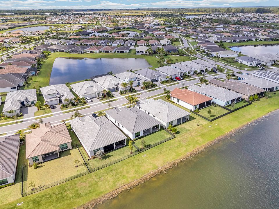 На продажу: $849,900 (3 спален, 3 ванн, 2776 Квадратных фут)