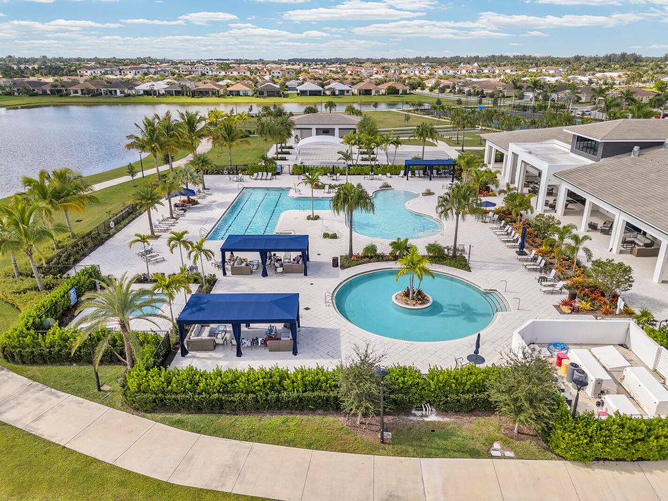 На продажу: $849,900 (3 спален, 3 ванн, 2776 Квадратных фут)