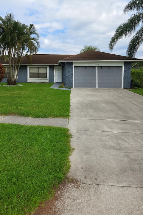 На продажу: $520,000 (3 спален, 2 ванн, 1645 Квадратных фут)