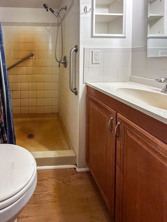 Под контрактом: $119,995 (2 спален, 2 ванн, 720 Квадратных фут)