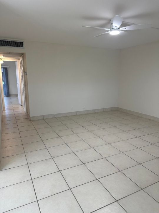 出租: $1,500 (2 贝兹, 2 浴室, 880 平方英尺)