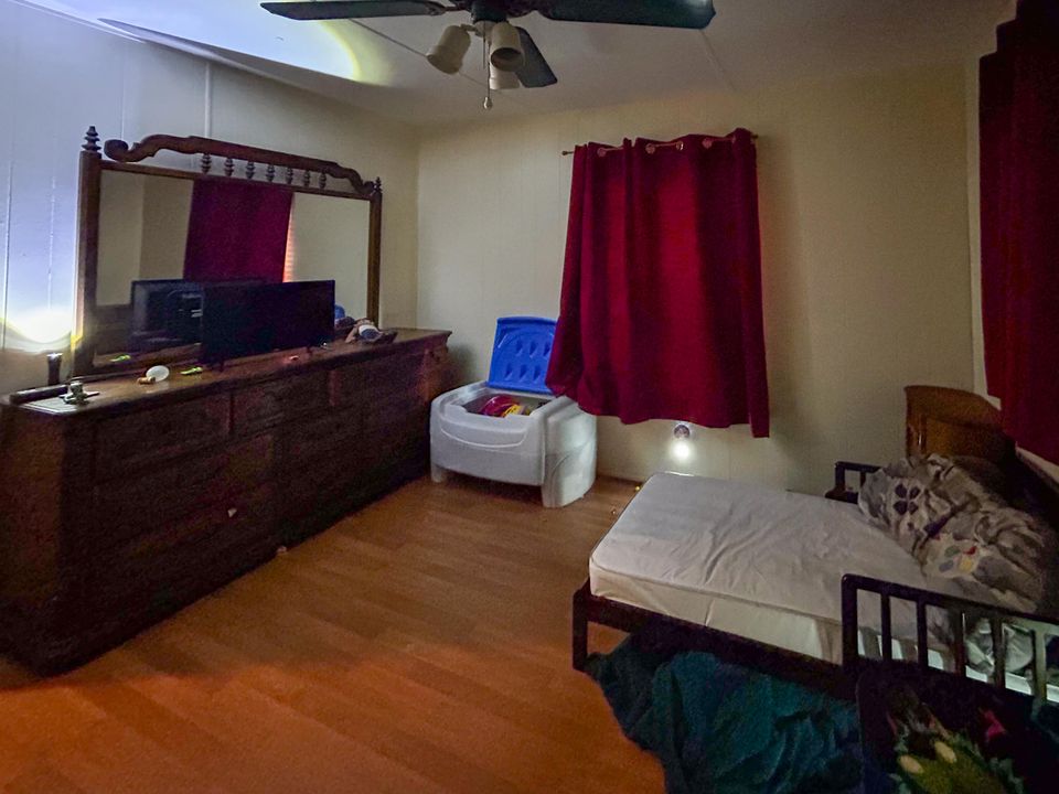 Под контрактом: $119,995 (2 спален, 2 ванн, 720 Квадратных фут)