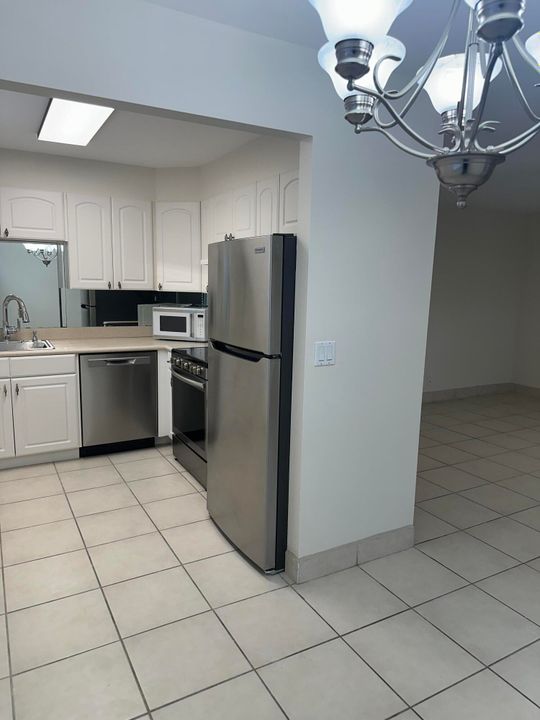 出租: $1,500 (2 贝兹, 2 浴室, 880 平方英尺)