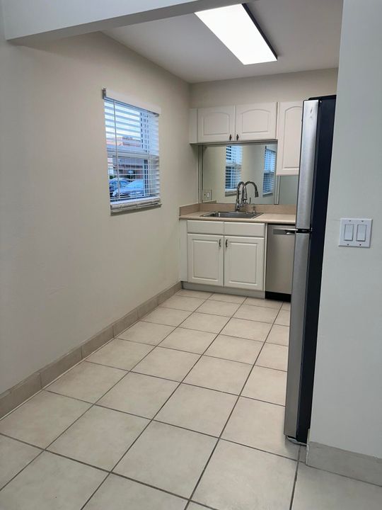 出租: $1,500 (2 贝兹, 2 浴室, 880 平方英尺)