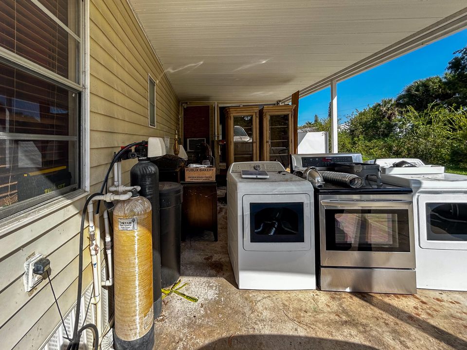 Под контрактом: $119,995 (2 спален, 2 ванн, 720 Квадратных фут)