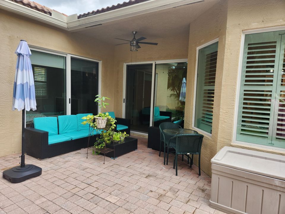 出租: $3,750 (2 贝兹, 2 浴室, 1399 平方英尺)