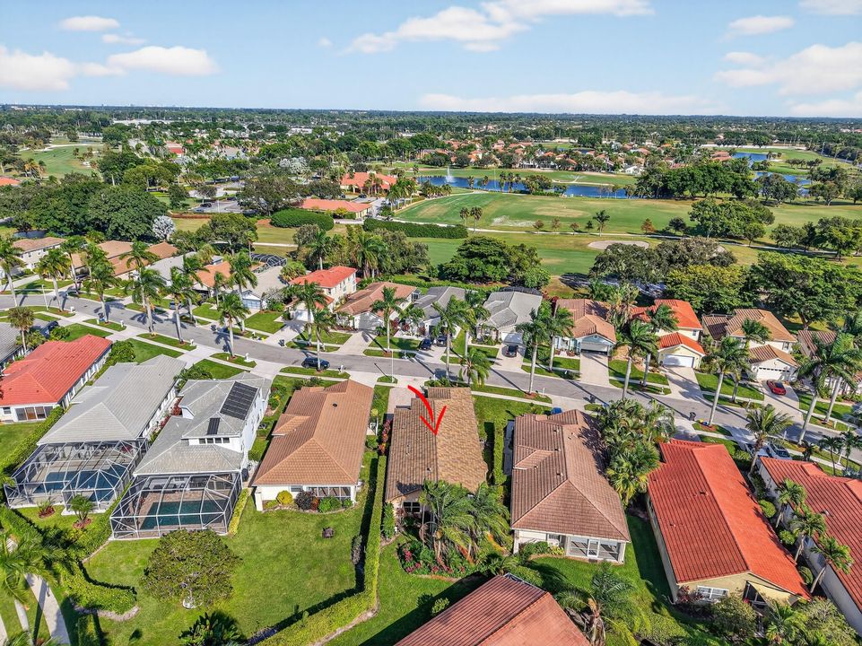 Activo con contrato: $489,000 (3 camas, 2 baños, 2155 Pies cuadrados)