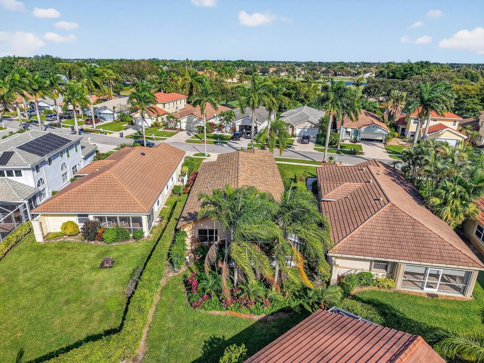 Activo con contrato: $489,000 (3 camas, 2 baños, 2155 Pies cuadrados)