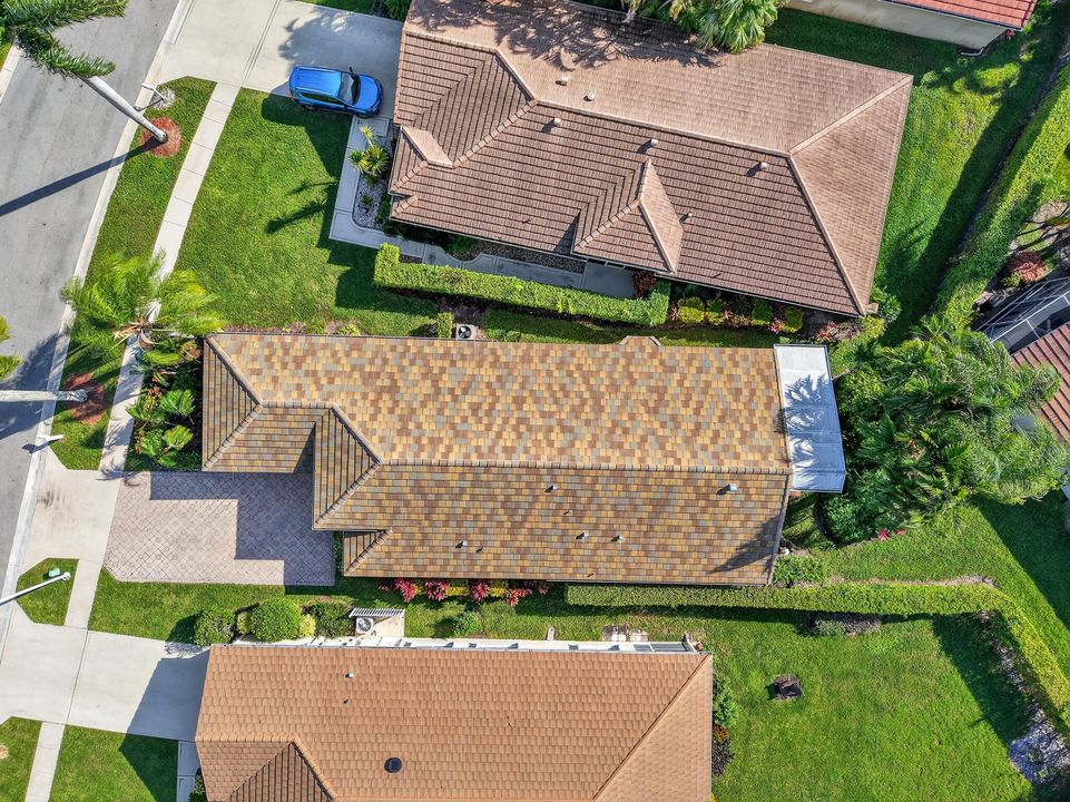 Activo con contrato: $489,000 (3 camas, 2 baños, 2155 Pies cuadrados)