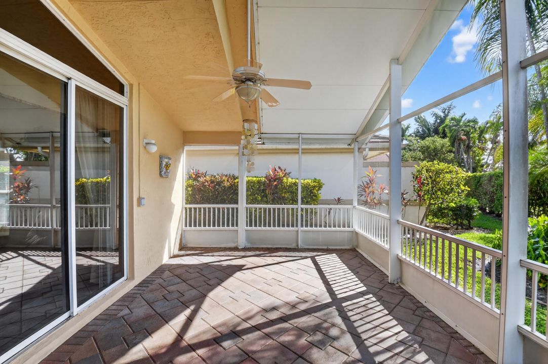 Activo con contrato: $489,000 (3 camas, 2 baños, 2155 Pies cuadrados)