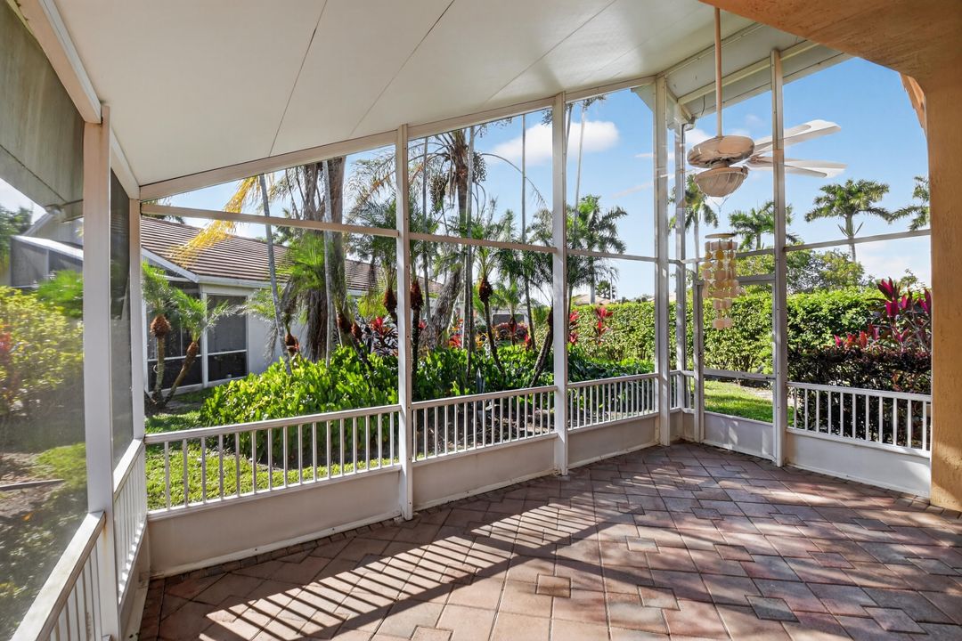 Activo con contrato: $489,000 (3 camas, 2 baños, 2155 Pies cuadrados)