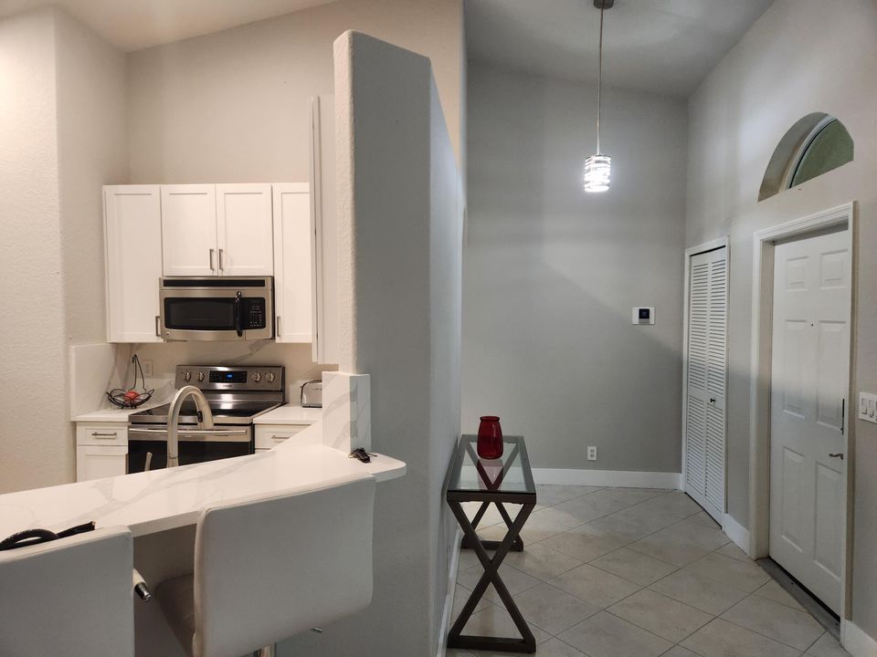 出租: $3,750 (2 贝兹, 2 浴室, 1399 平方英尺)