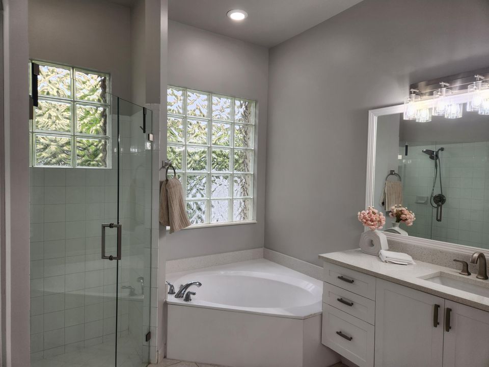 出租: $3,750 (2 贝兹, 2 浴室, 1399 平方英尺)