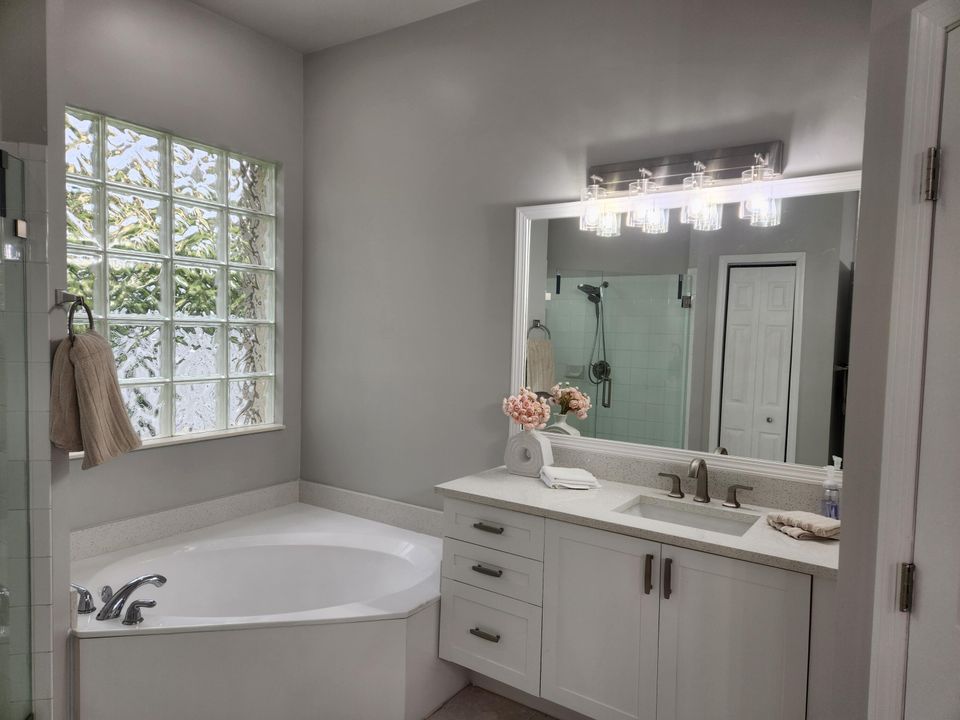 出租: $3,750 (2 贝兹, 2 浴室, 1399 平方英尺)